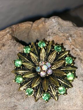5/$10❤️❤️❤️NEW Antique Style Rhinestoned Mini Broach